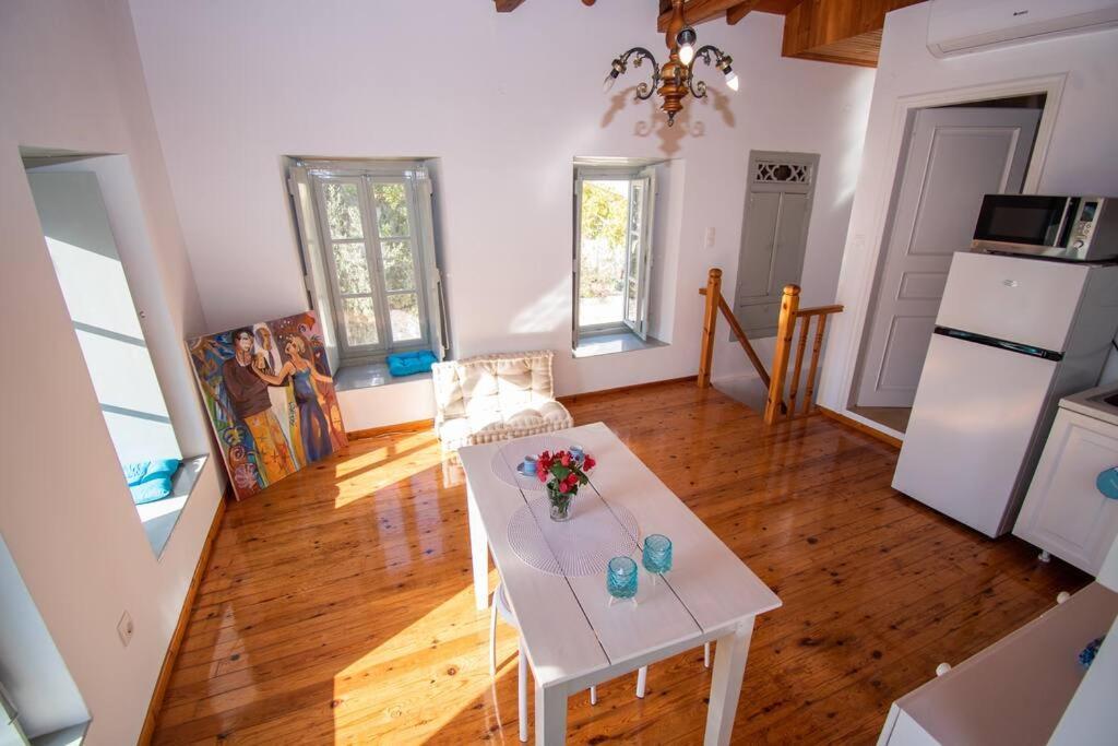 Iolis Loft Hydra Apartment Ngoại thất bức ảnh
