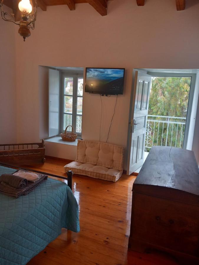 Iolis Loft Hydra Apartment Ngoại thất bức ảnh